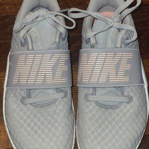 Nike Women in season TR 9 Training shoes